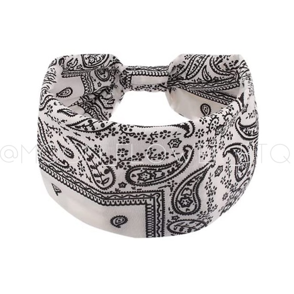 🔴SALE 3/$20🔴 Boho Turban Headband Ear Warmer White Paisley Bandana Print - Picture 4 of 6